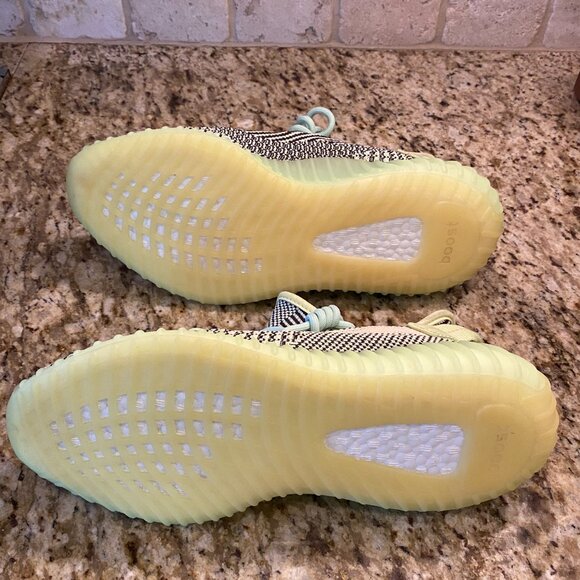 Adidas Yeezy Boost 350 V2 - Picture 3 of 4